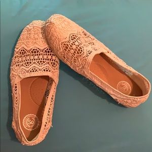 Very cute crotchet flats!